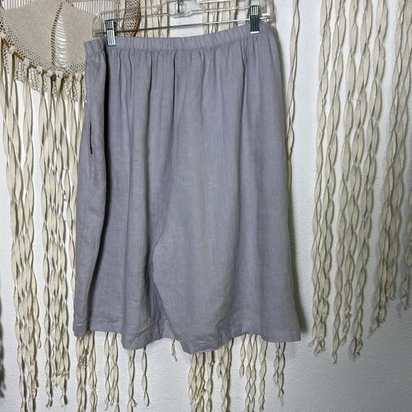 Flax Dove Gray Elastic Waist Linen Shorts with Pockets 3G (3X) - Picture 8 of 10